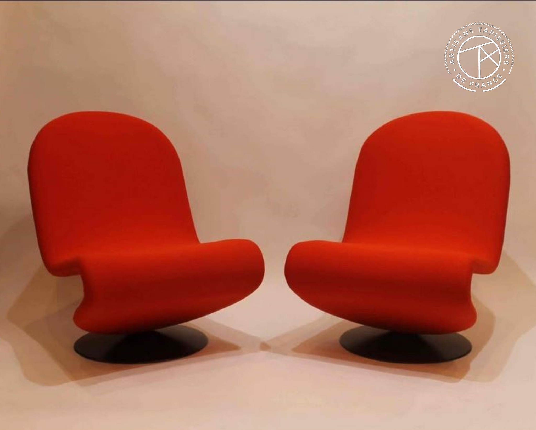 Réalisation de notre labellisé @tapissier.thyrse
Réfection complète d'une paire de fauteuils modèle 1-2-3 du designer Verner Panton
Tissu @kvadrattextiles
#tapissier #tapissierdameublement #tapissiergarnisseur #tapissierdecorateur #tapissierensiege #tapissiere #tapissiereendecor #upholsterer #upholstery #artisanatfrancais #artisanat #artisandart #frenchart #savoirfaire #handicrafts #artisanatdart #label #artisanstapissiersdefrance