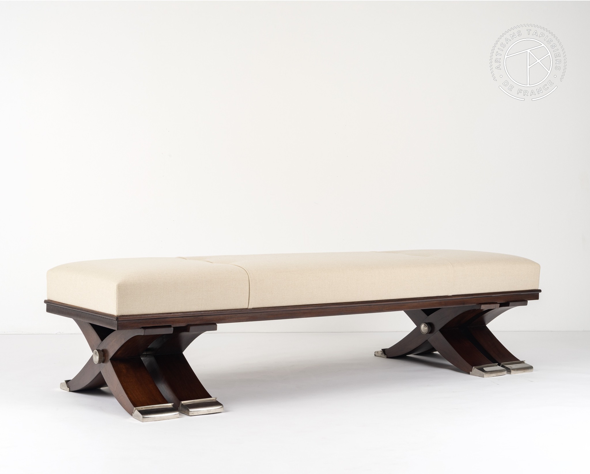 Réalisation de notre labellisée @ireale_tapissier
Banquette de Jacques Emile Ruhlmann
Tissu @hollandandsherryinteriors
-
#tapissier #tapissierdameublement #tapissiergarnisseur #tapissierdecorateur #tapissierensiege #tapissiere #tapissiereendecor #upholsterer #upholstery #artisanatfrancais #artisanat #artisandart #frenchart #savoirfaire #handicrafts #artisanatdart #label #artisanstapissiersdefrance