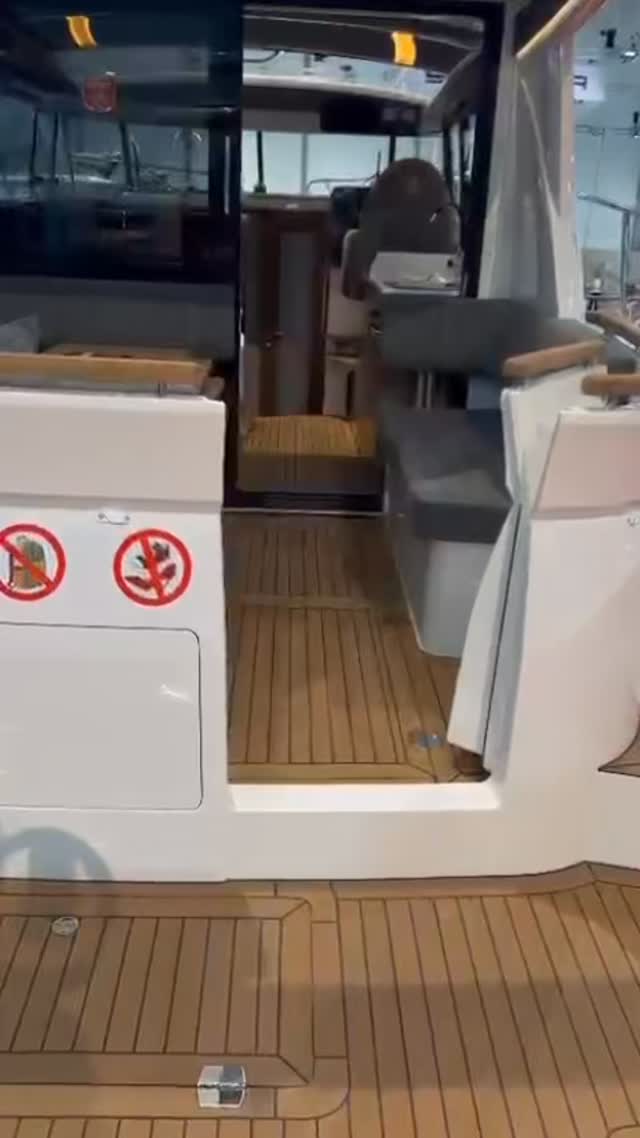 Marex 330 – idealny jacht na Mazury🛥️Marex 330 to komfort, funkcjonalność i pewność p....