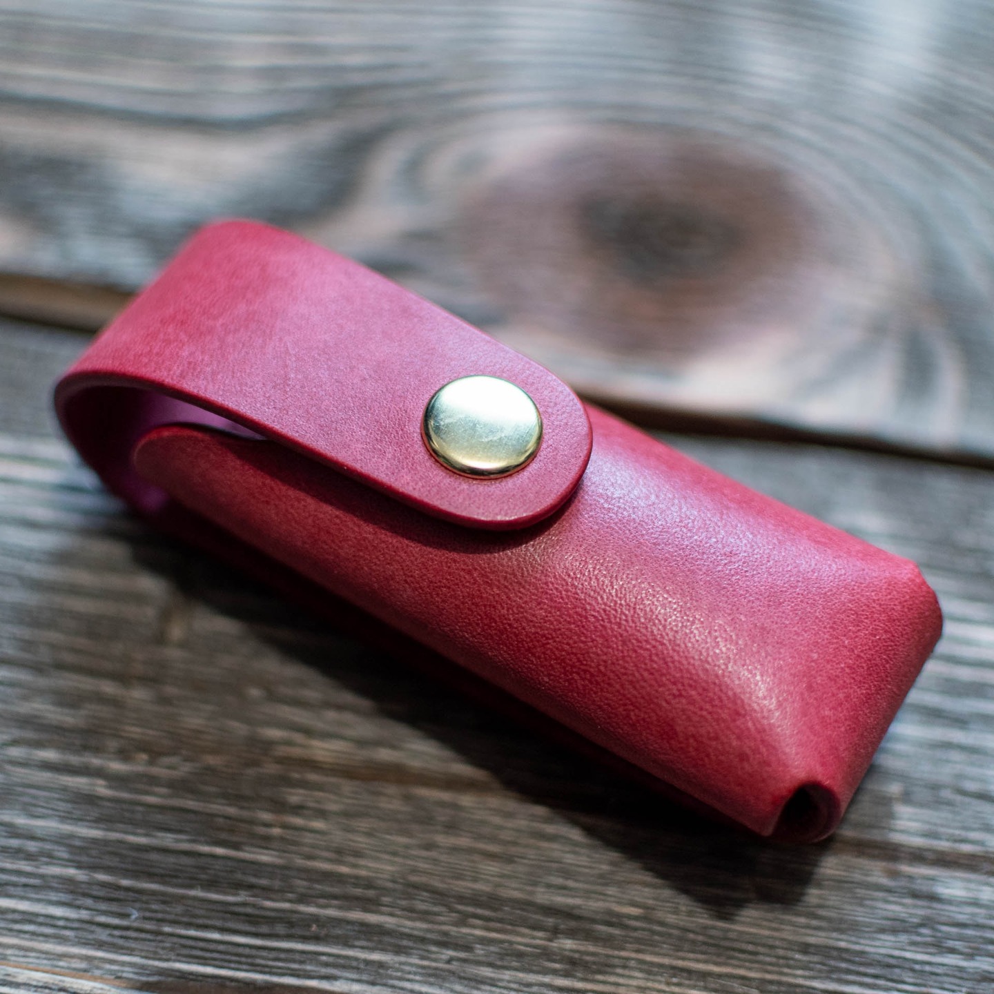 Etui na scyzoryk Victorinox Waiter wykonany na zamówienie 😍 Oczywiście w 100% ręczna robota, skóra Maya 😊#victorinox #etuinascyzoryk
#skora #galanteriaskorzana
#rzemiosło #rekodzielo #rekodzielo_pl #recznierobione
#pomyslnaprezent #handmadepoland