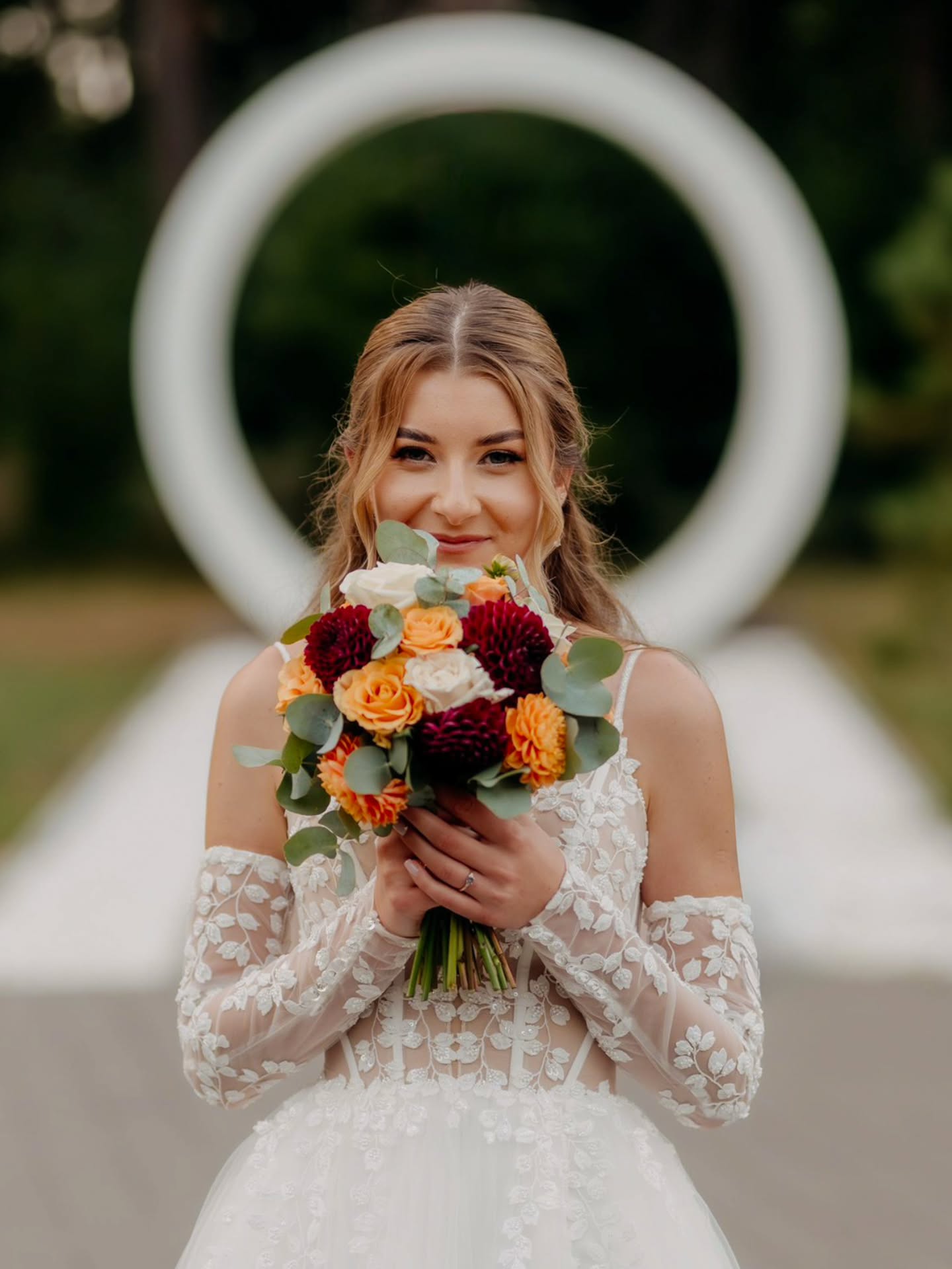 Wykorzystując otoczenie do portretu 👰@patrycja_247
@rezydencja_sosnowa
@estera_weddingdresses#ślub #wesele #pannamłoda #fotografślubny #fotografiaślubna #fotografrzeszów #portret #reportażślubny #ślubpodkarpacie #weselepodkarpacie #ślubneinspiracje #ślubnemomenty
#wedding #weddingday #weddingportrait #weddinginspiration #weddinghighlights #bride #weddingstory #weddingvenue