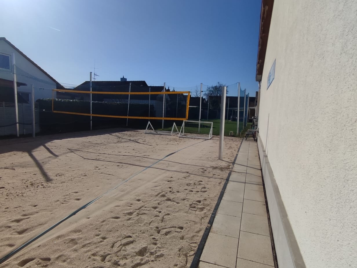 Lara hat diese Woche ein spannendes Praktikum bei WILD absolviert und dabei viele wertvolle Eindrücke gesammelt. Von ersten Einblicken in die Arbeitsabläufe bis hin zum Kennenlernen des Teams – es war eine Woche voller neuer Erfahrungen, Inspiration und spannender Momente.
Danke für dein Engagement, Lara! Wir freuen uns, dass du Teil unserer Woche warst. 💙
Lara completed an exciting internship at WILD this week and gained many valuable insights. From first glimpses into the workflows to getting to know the team – it was a week full of new experiences, inspiration, and exciting moments. Thank you for your commitment, Lara! We are glad that you were part of our week. 💙
Lara ezen a héten egy izgalmas gyakorlatot végzett a WILD-nál, és sok értékes tapasztalatot szerzett. Az első betekintésektől a munkafolyamatokba a csapat megismeréséig – egy hét volt tele új élményekkel, inspirációval és izgalmas pillanatokkal. Köszönjük az elkötelezettségedet, Lara! Örülünk, hogy része voltál a hetünknek. 💙
#Praktikum #WILD #Teamwork #Einblicke