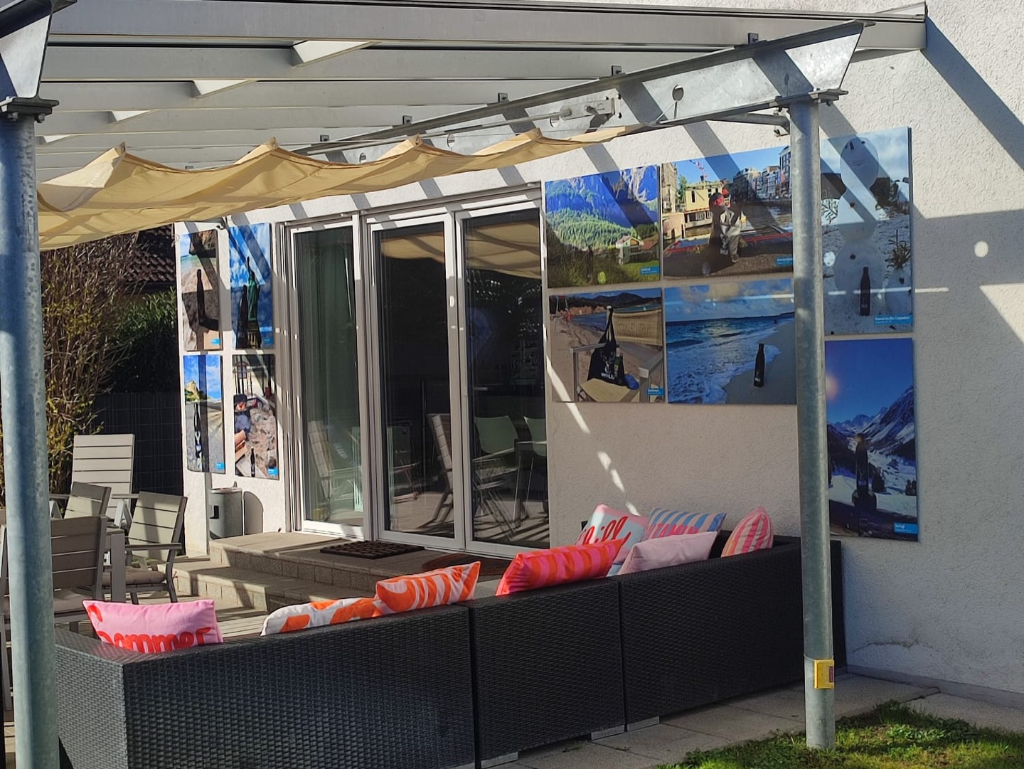 Lara hat diese Woche ein spannendes Praktikum bei WILD absolviert und dabei viele wertvolle Eindrücke gesammelt. Von ersten Einblicken in die Arbeitsabläufe bis hin zum Kennenlernen des Teams – es war eine Woche voller neuer Erfahrungen, Inspiration und spannender Momente.
Danke für dein Engagement, Lara! Wir freuen uns, dass du Teil unserer Woche warst. 💙
Lara completed an exciting internship at WILD this week and gained many valuable insights. From first glimpses into the workflows to getting to know the team – it was a week full of new experiences, inspiration, and exciting moments. Thank you for your commitment, Lara! We are glad that you were part of our week. 💙
Lara ezen a héten egy izgalmas gyakorlatot végzett a WILD-nál, és sok értékes tapasztalatot szerzett. Az első betekintésektől a munkafolyamatokba a csapat megismeréséig – egy hét volt tele új élményekkel, inspirációval és izgalmas pillanatokkal. Köszönjük az elkötelezettségedet, Lara! Örülünk, hogy része voltál a hetünknek. 💙
#Praktikum #WILD #Teamwork #Einblicke