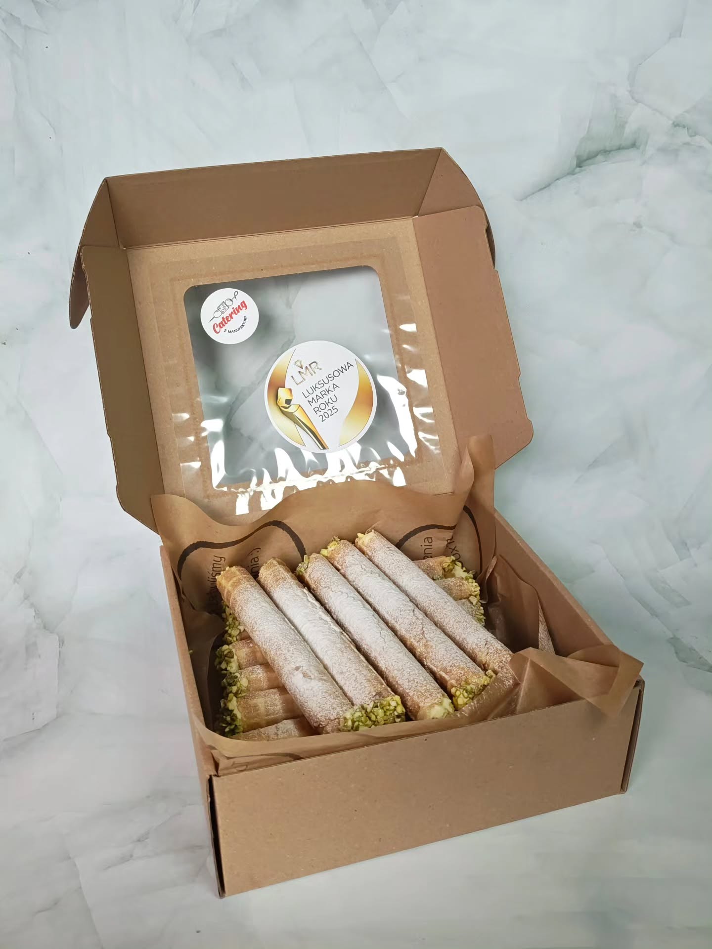 Już niedługo w naszej ofercie — rurki z kremem i pistacjami 🤍✨ coś czujemy, że je pokochacie 😋 #nowość #słodkości #boxy